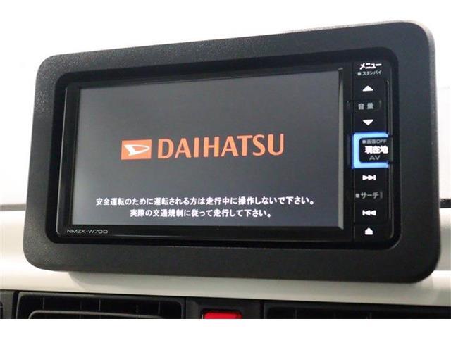 メモリーナビです！メモリーナビは機能も見た目も良いですよ！