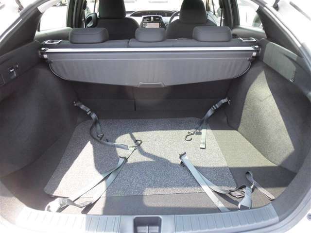 【トランク】荷物を積むのに十分な広さです！出かけ先でお土産を沢山買っても大丈夫♪