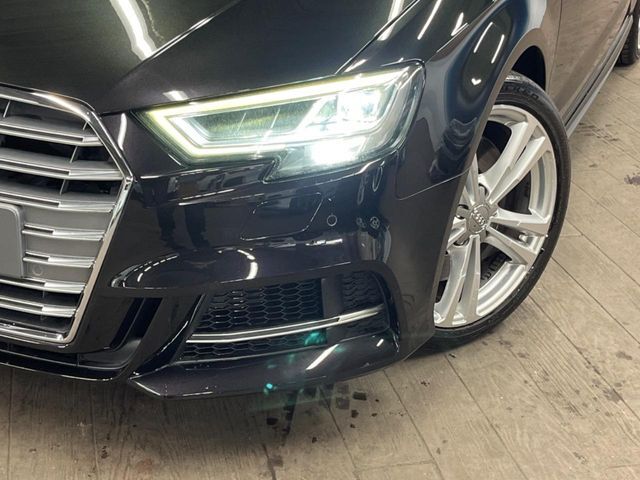 ●LEDヘッドライト：夜間走行時も良好な視界を確保し安心して運転できる高輝度LEDヘッドライトを装備！点灯速度が早く、消費電力も抑えられています。