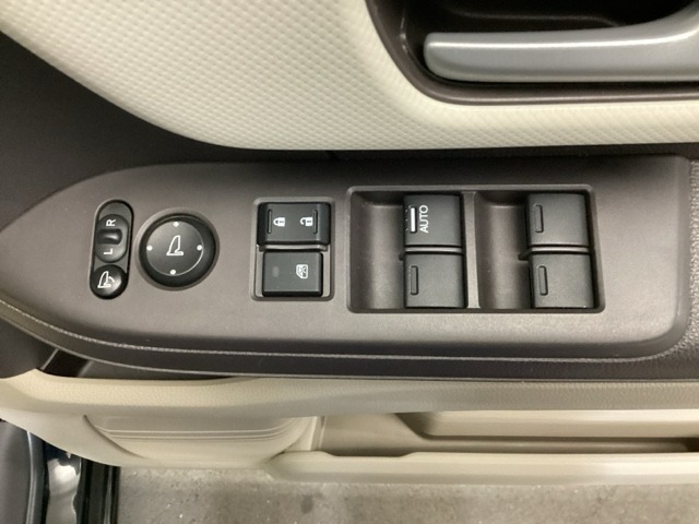 ドアスイッチもシンプルで、使いやすさを考え設計されています。