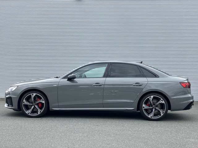 創業者アウグスト・ホルヒから受け継がれる「技術による先進」。Audiは、いつの時代も他に先駆けて最先端技術を開発し、厳しいレースの現場で性能を実証した上で、市販車にいち早くフィードバックしております。