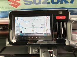 メーカー装着の9インチHDディスプレイナビを装着！大画面で高精細な液晶パネルを使用しているので地図も見やすく画面もキレイ！