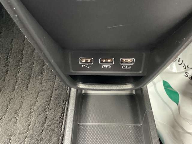USB、充電も充実しています
