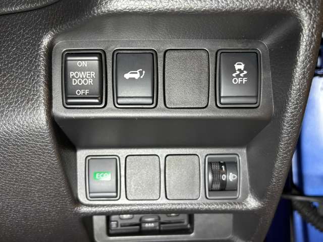 電動リアゲート付きです☆