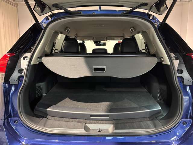 ラゲッジルームも十分あります♪日常の荷物なら楽に積み込めます☆