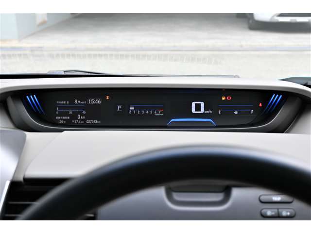 シンプルなメーターはブラックパネル★視認性もグッドです