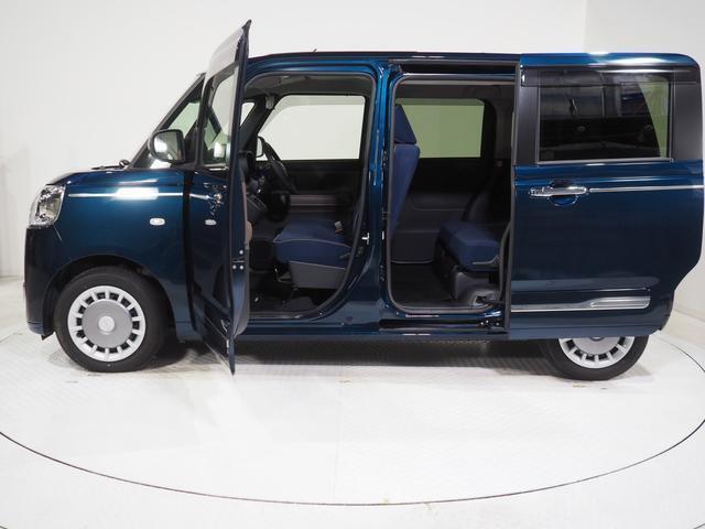 各ドアは開口が大きく、乗り降りがラクにできます。後席スライドドアは左右とも電動です。