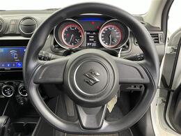 【ステアリング】軽い力で扱いやすいハンドルです。目立つ傷やスレなどなく綺麗な状態です！除菌プランいれていただくとさらに快適に！清潔なお車はお子様にも安心ですね！