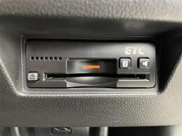 【ETC】有料道路を利用する際に料金所で停止することなく通過できる、ETC車載器（ノンストップ自動料金収受システム機器）が装備されています。セットアップを行うことで利用可能になります。