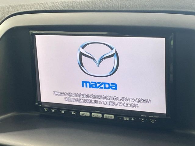 【純正ナビ】人気の純正ナビを装備。オーディオ機能も充実しており、Bluetooth接続すればお持ちのスマホやMP3プレイヤーの音楽を再生可能！毎日の運転がさらに楽しくなります！！