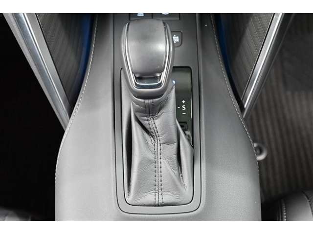 発進時やシフトチェンジ時もストレスなく運転を楽しめます♪
