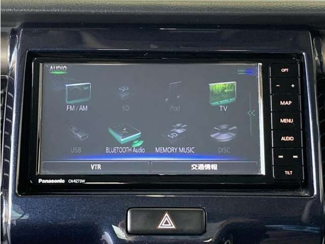 Bluetooth対応、CD/DVD再生機能付き。お好きな音楽を聴きながらのドライブは楽しいですよね～♪