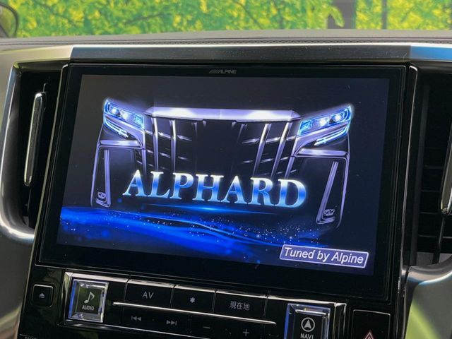 【BIG-X11インチナビ】人気の大画面BIG-Xナビを装備。専用設計で車内の雰囲気にマッチ！ナビ利用時のマップ表示は見やすく、テレビやDVDは臨場感がアップ！いつものドライブがグッと楽しくなります♪