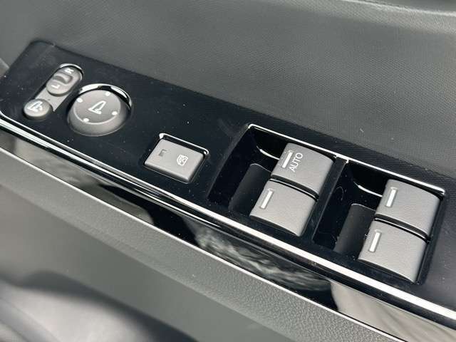 ★全国陸送費定額キャンペーンも実施中！★全国何処でも陸送会社がご自宅までお車をしっかりとお届します！陸送費につきましてはお気軽にお問合せください！※納車時ご来店いただければ、納車費用はかかりません！