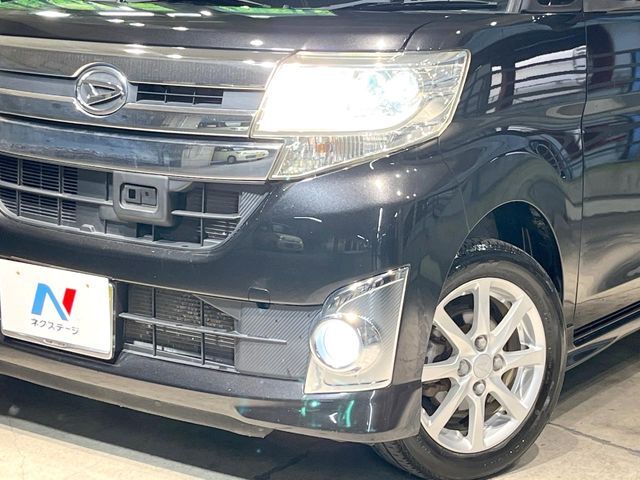 【LEDヘッドライト】悪天候や夜間走行時も良好な視界を確保し安心して運転できる高輝度LEDヘッドライトを装備！点灯速度が早く、消費電力も抑えられています。