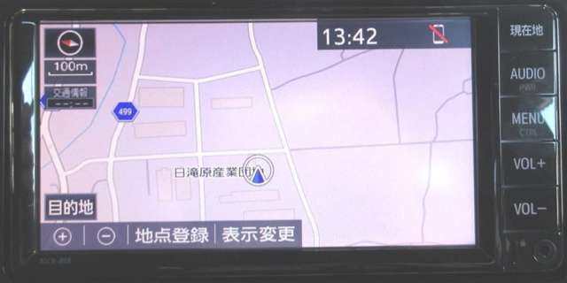 ナビは純正品。ワンセグテレビ・CD・Bluetooth・SDオーディオ・スマホ・ハンズフリー電話対応。