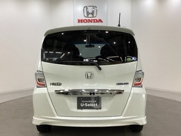 【Honda認定中古車 U-Select】　は3つの安心をお約束します。　1　Hondaのプロが整備した安心。 2　第三者機関がチェックした安心。　3　購入後もHondaが保証する安心。