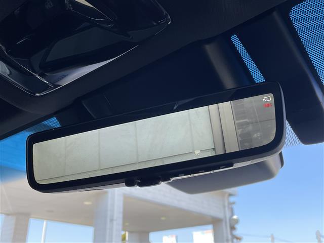 ◆パワーバックドア◆オートマチックハイビーム◆ポジショニングメモリースイッチ◆横滑り防止機能◆ブレーキホールド◆パワーシート◆シートヒーター/エアシート