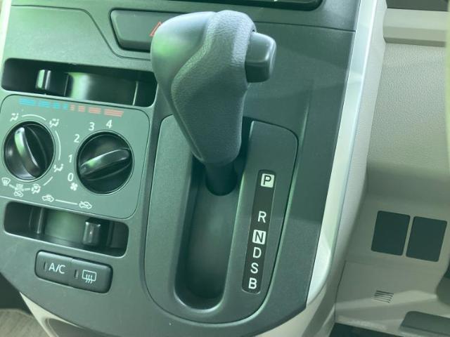 国産車から輸入車まで多様なお客様のニーズのお応えできるように、全国規模で豊富な在庫展開！車のことならWECARSへ！