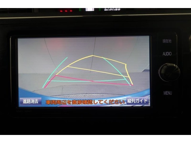 ★更にバックガイドモニターも付いております、ステアリングと連動してガイドラインでも教えてくれますので車庫入れも安心です！「狭い場所や見づらい場所での車庫入れが苦手！」って方に嬉しい装備です♪