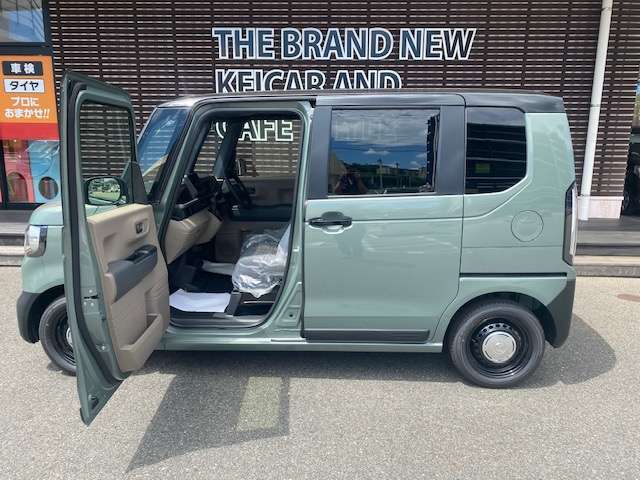 本格的なカフェを併設した新しいコンセプトのお店です！