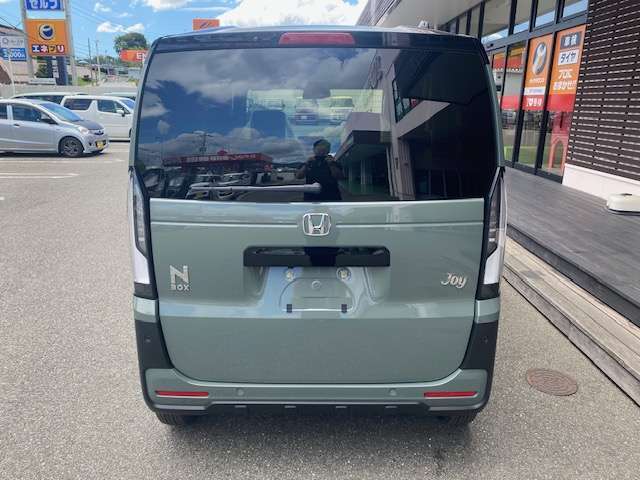 大量仕入＋大量販売【大量一括仕入れによるコスト削減】【大量販売だからできる薄利多売方式】【効率的なシステム化で最少人数のスタッフで運営し人件費低減】で低価格を実現しました！