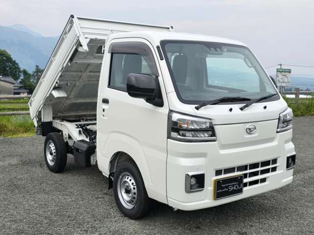 こちらのお車は熊本県以外のお客様にも販売をすることができますが、別途登録費用とご自宅までの納車をご希望の場合は納車費用がかかります。詳しくはスタッフまでお問い合わせください。