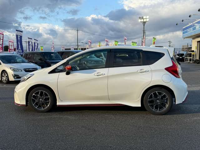 オイル交換年2回無料＆24時間ロードサービスのケーユーメンバーズカードや3年間のオイル交換無制限、定期点検整備代、消耗品の交換がセットになったメンテナンスパック、有ります♪