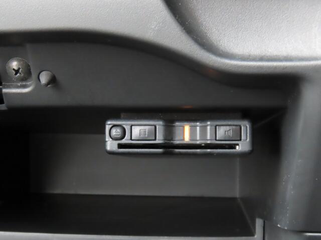 ETCも装備していますよ！ETC車載機を利用すると高速料金が割引に！！サイフにも優しい装備ですね♪