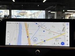 純正12.3インチナビ装備！！フルセグTVやBluetoothなどの様々なメディアを搭載！！
