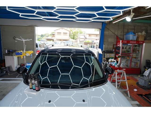 ボーディーコーティング前には、ルぺスで研磨を施工しています。