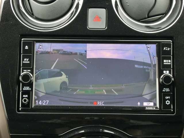 ドライブレコーダーの映像は、カーナビの画面に表示することも可能です。