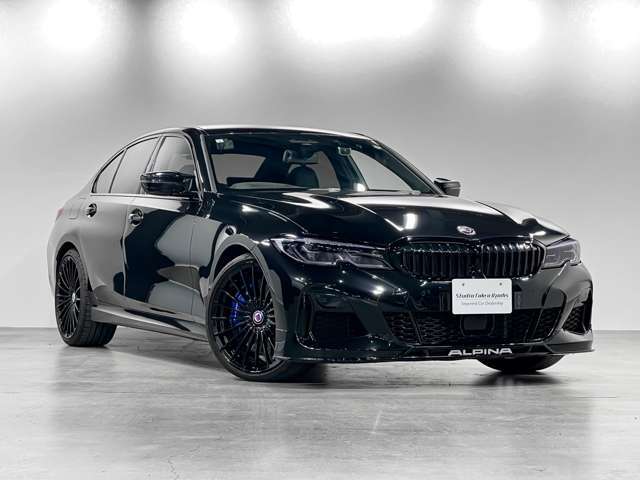 Studio Tokyo Upohsではユーザー様から直接、買取りさせていただいたお車の中から選りすぐりの安心できる輸入車を中心に取り揃え、お客様のご来店をお待ちしております。
