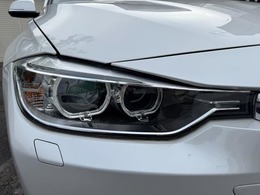 曇りやキズの少ないHIDヘッドライトになっております♪HIDなので視認性も良く夜道を明るく照らしてくれます♪寿命も長くとても経済的です♪入庫時にヘッドライト丁寧に磨いておりピカピカの状態です♪