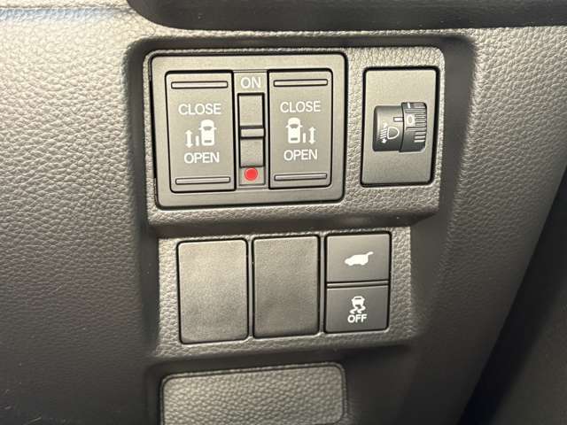 オリエントコーポレーション、ジャックス、三井住友カード、プレミアの4社とのクレジット提携。原則当日審査結果の迅速対応（時間帯などにより翌日結果有）