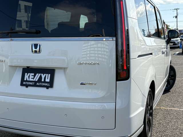 遠方のお客様でも安心な保証をご案内。当社で整備の車両には4ヶ月の消耗品も含む無料保証と最長5年走行無制限の延長保証をオプションでご用意☆お近くのディーラーにて保証修理をお受けできます♪