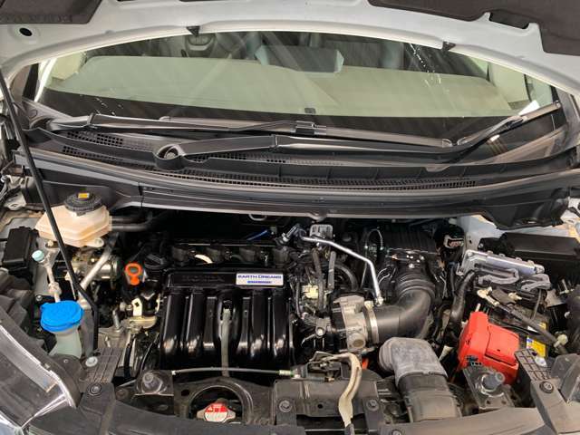 エンジンルームも清掃済み！ピカピカです