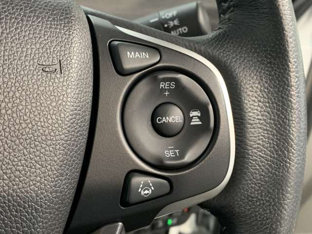 ホンダセンシング付きです！様々な安全装備と運転支援装置があなたを危険から守り運転の負担も軽減してくれます！操作は簡単ですので心配はしないで下さい。