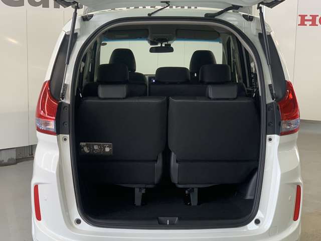 ラゲッジルームも広く、たくさんのお荷物が詰めます！