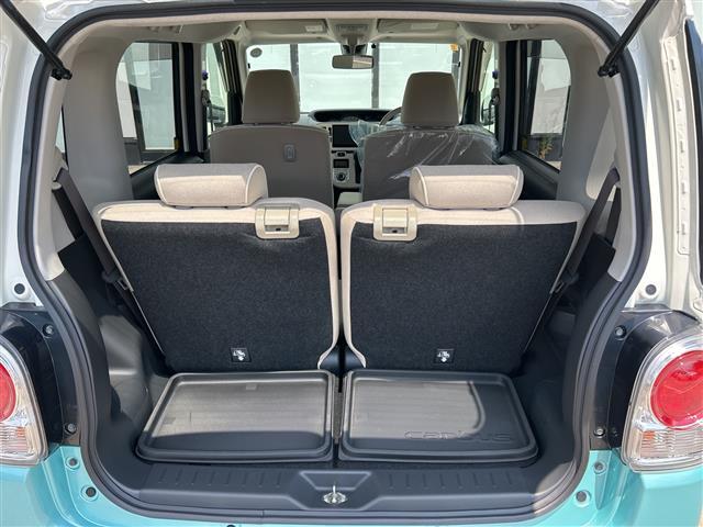 【トランク】積み込みやすくて、たっぷり積める荷室です。シートアレンジできるものは、乗車人数と荷物の量や大きさによってシートを動かすことができるので、より快適なドライブが可能です！