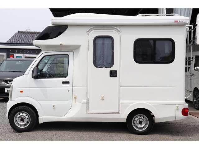 ガラスコーティングなどの施工も承ります。特殊車両となりますので、施工は専門店で♪♪