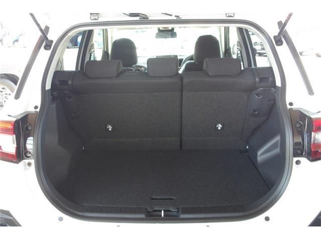 荷室スペースも充分、荷物の収納も楽々です。