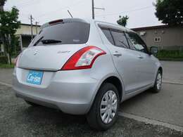 ★乗りやすい大きさの乗用車です★