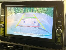【バックカメラ】駐車時に後方がリアルタイム映像で確認できます。大型商業施設や立体駐車場での駐車時や、夜間のバック時に大活躍！運転スキルに関わらず、今や必須となった装備のひとつです！