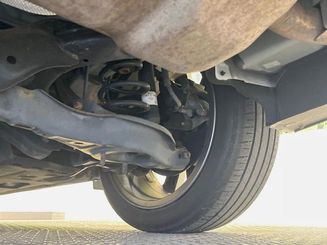 お車を安心してお乗りいただく為には、足回りの定期点検が欠かせません。サービスサポート（有償保証）では無料点検もご提供しており、安心のカーライフをお過ごしいただけるサポート体制が整っています。