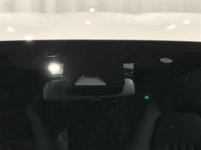 【衝突被害軽減ブレーキ】前方の車両や横断する歩行者などを検知した時、衝突回避や被害軽減をサポートします！！