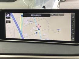 【純正ナビ】一体感のあるナビは、高級感ある車内を演出してくれます。Bluetooth再生などオーディオ機能も充実しておりますので、運転もより楽しめます♪