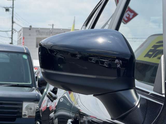 【電動格納式ミラー】ボタンでドアミラーの開閉が可能！