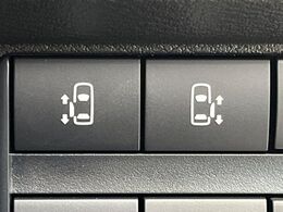 【両側パワースライドドア】スマートキーや運転席のスイッチで後席両側スライドドアの開閉が可能♪電動だから力を入れてドアを開ける必要が無く、小さなお子様でも簡単に開け閉めでき快適です♪