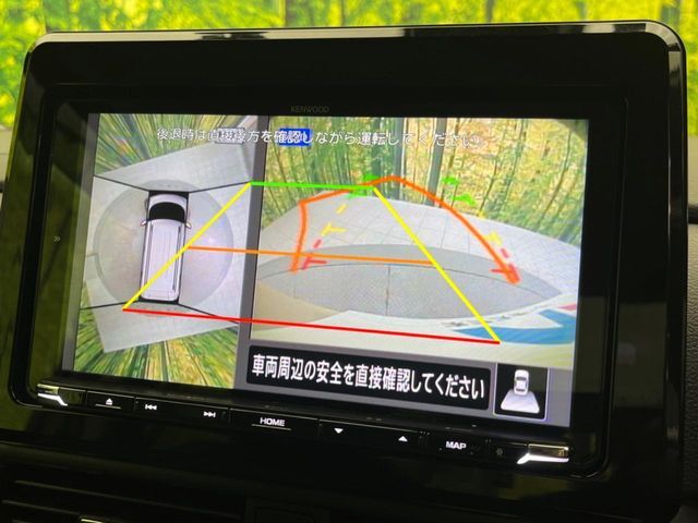 【マルチテレインモニター】車のフロントやサイドのカメラ画像を同時にモニター表示することで、悪路や狭い道を走行時でも周囲の状況確認ができ安心！本格SUVにうれしい装備です♪